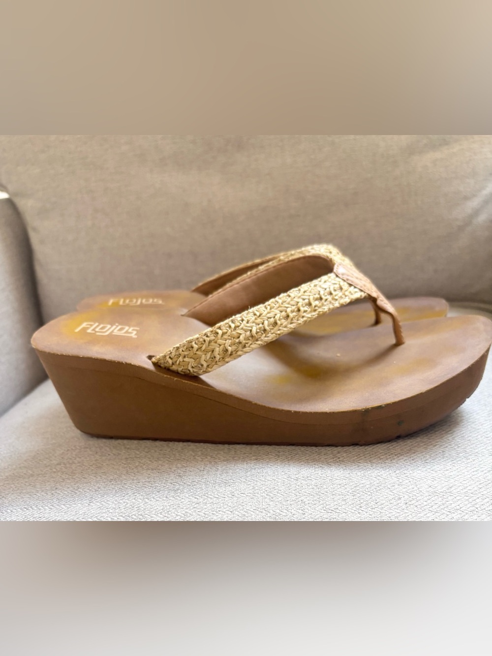 Flojos tan flip flops thong sandals